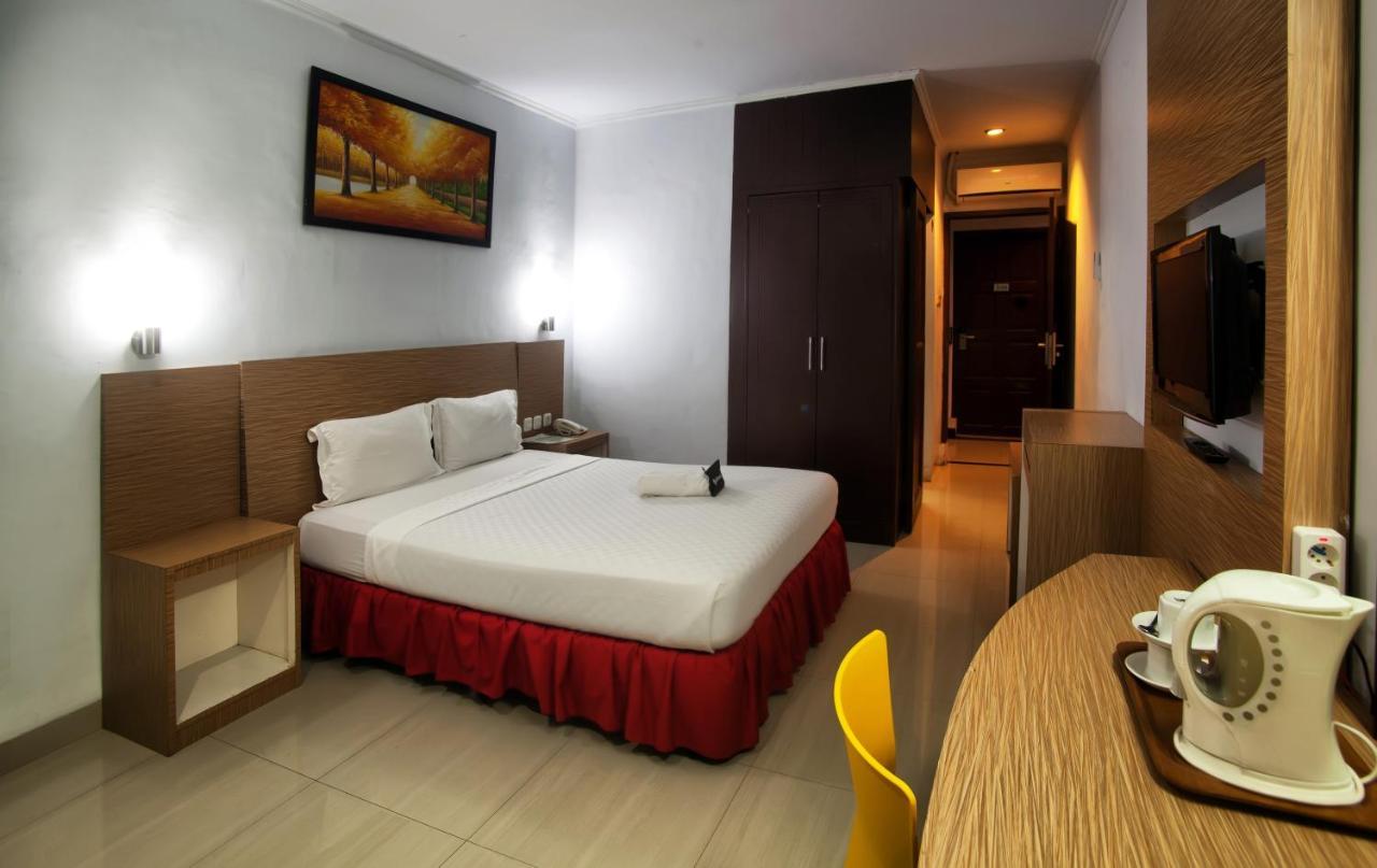 Hotel Prima Makassar Esterno foto